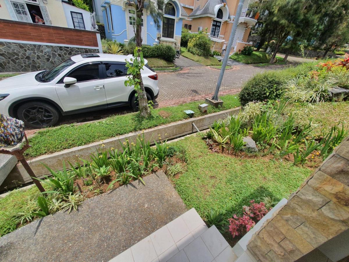 Villa Panda H Kota Bunga Puncak Cinengangirang Esterno foto