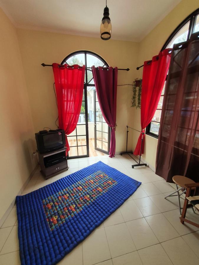 Villa Panda H Kota Bunga Puncak Cinengangirang Esterno foto